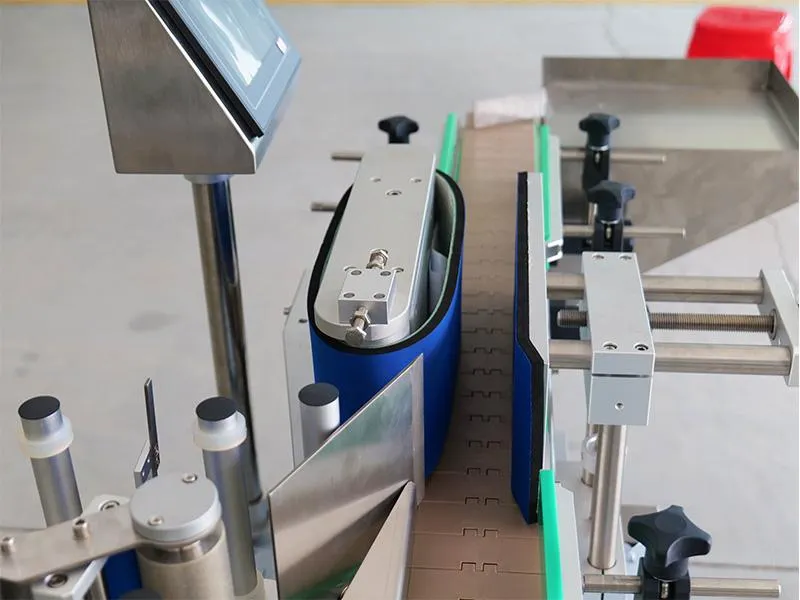 giai phap dan nhan chuyen nghiep cho chai nuoc sot salad 01