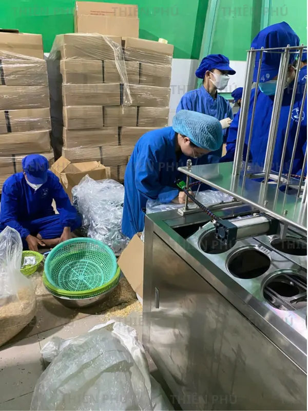 Bàn Giao Dây Chuyền Đóng Gói Tô Mì, Phở Tự Động Cho Tập Đoàn Trân Châu Tại Bình Dương 2 Bàn giao Dây Chuyền Đóng Gói Tô Mì, Phở Cho Tập Đoàn Trân Châu tại Bình Dương
