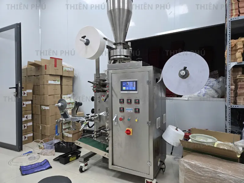 bàn giao máy đóng gói trà túi lọc cho công ty triết minh