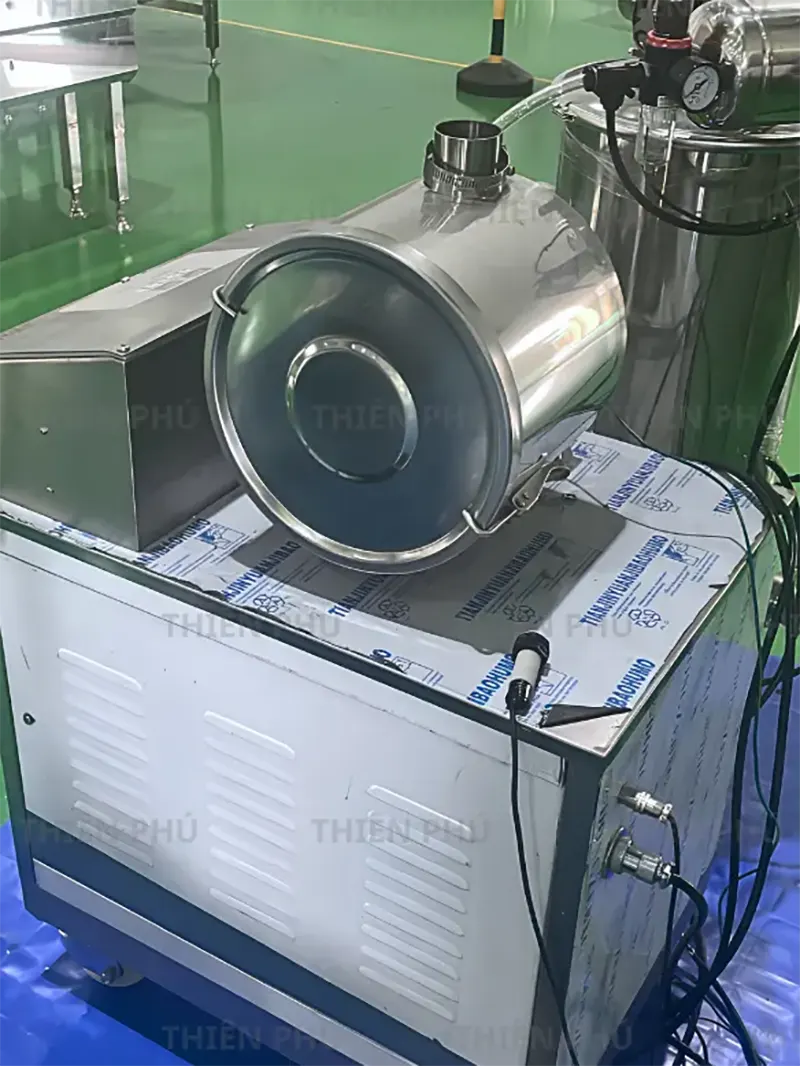 bàn giao máy cấp liệu chân không tại Long An