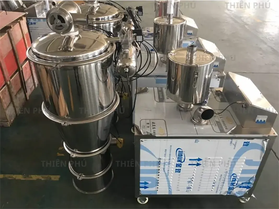 bàn giao máy cấp liệu chân không tại Long An
