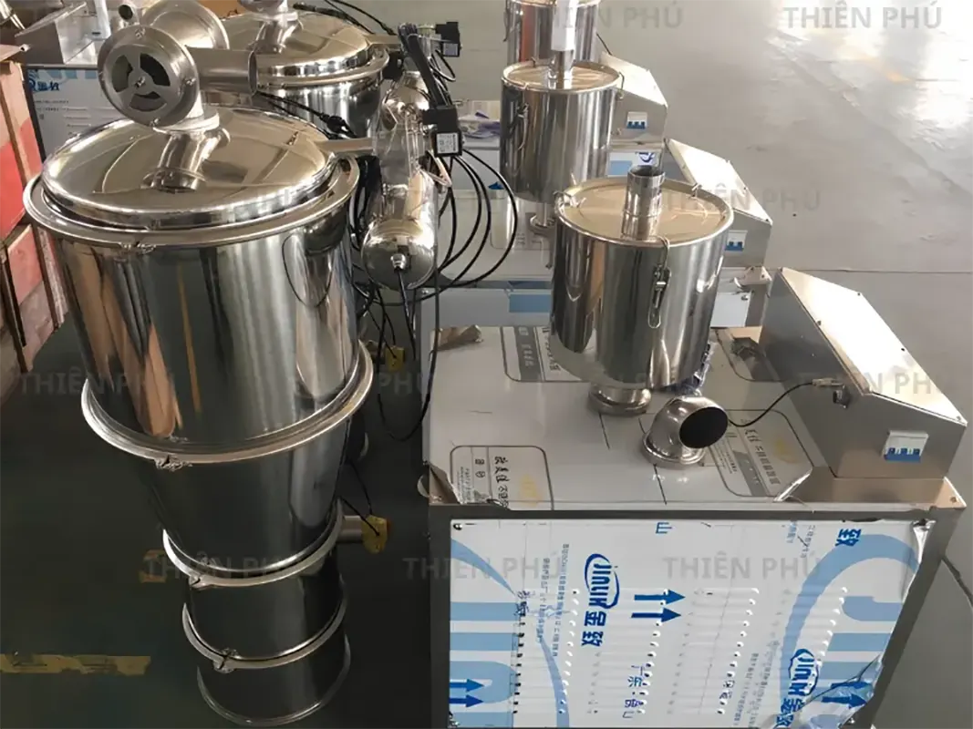 bàn giao máy cấp liệu chân không tại Long An