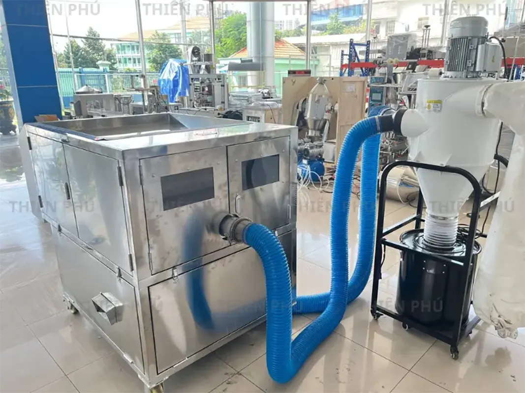 Bàn giao máy cưa hạt macca cho hộ kinh doanh Bùi Thị Hương