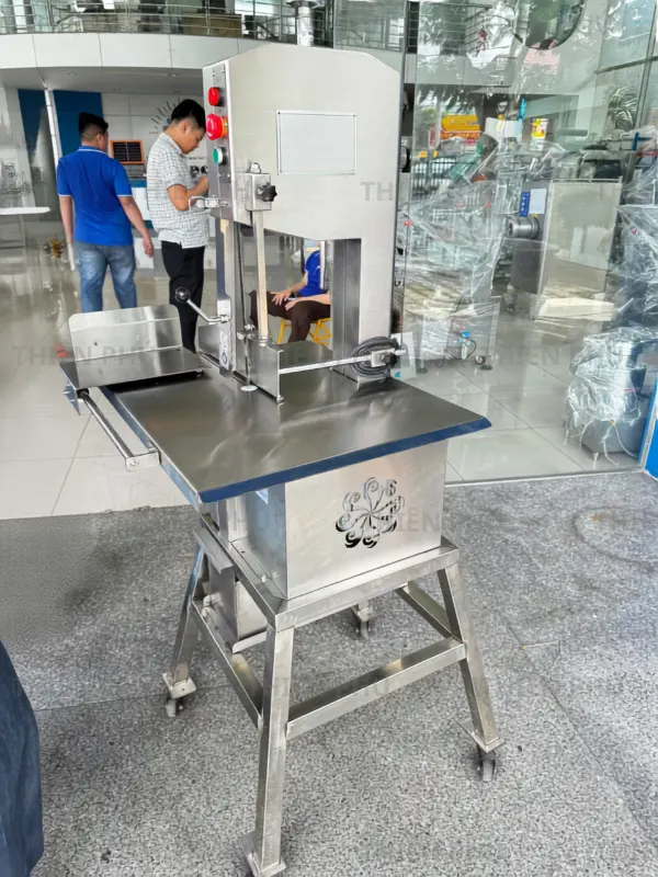 Bàn Giao Máy Cưa Xương cho Khách Sạn Chains Caravelle