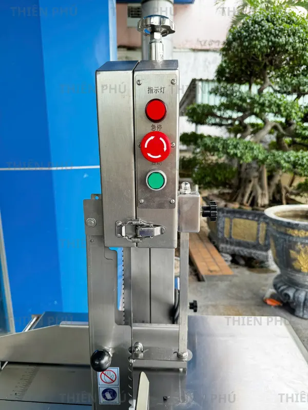 Bàn Giao Máy Cưa Xương cho Khách Sạn Chains Caravelle