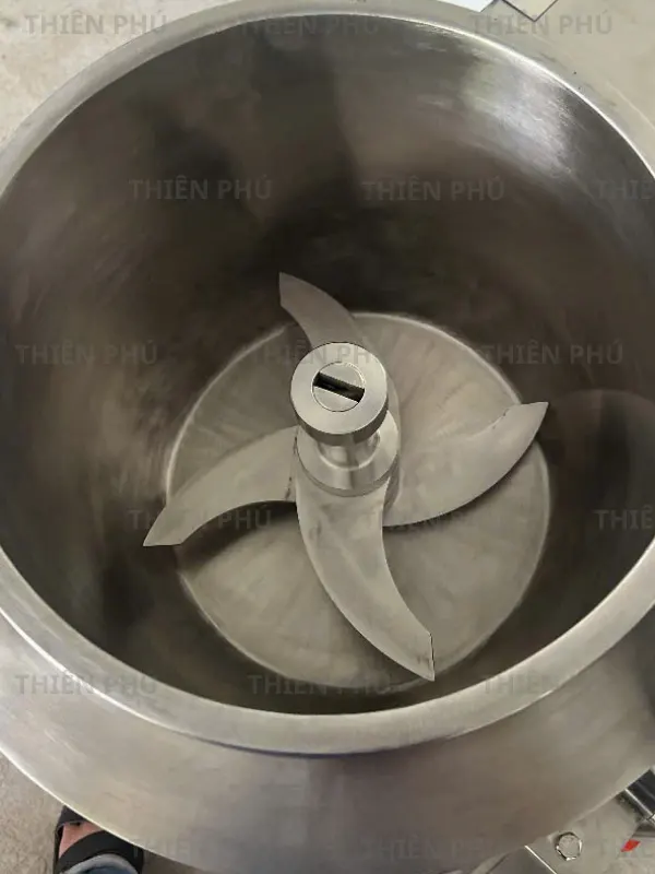 bàn giao máy xay giò chả cho công ty kiến trúc cửu long xanh