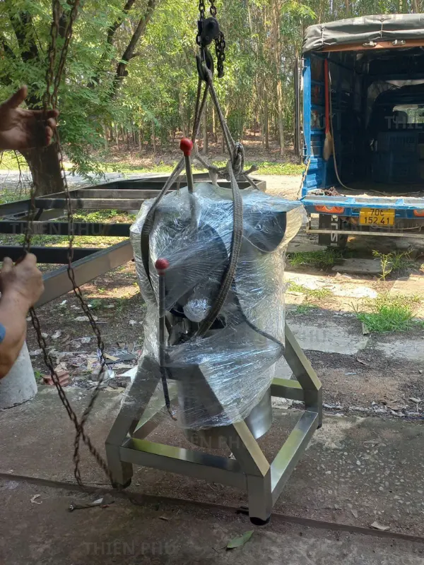 Hoàn Tất Bàn Giao Máy Xay Giò Chả 15kg Có Biến Tần Cho Công Ty TNHH Kiến Trúc Xanh Cửu Long