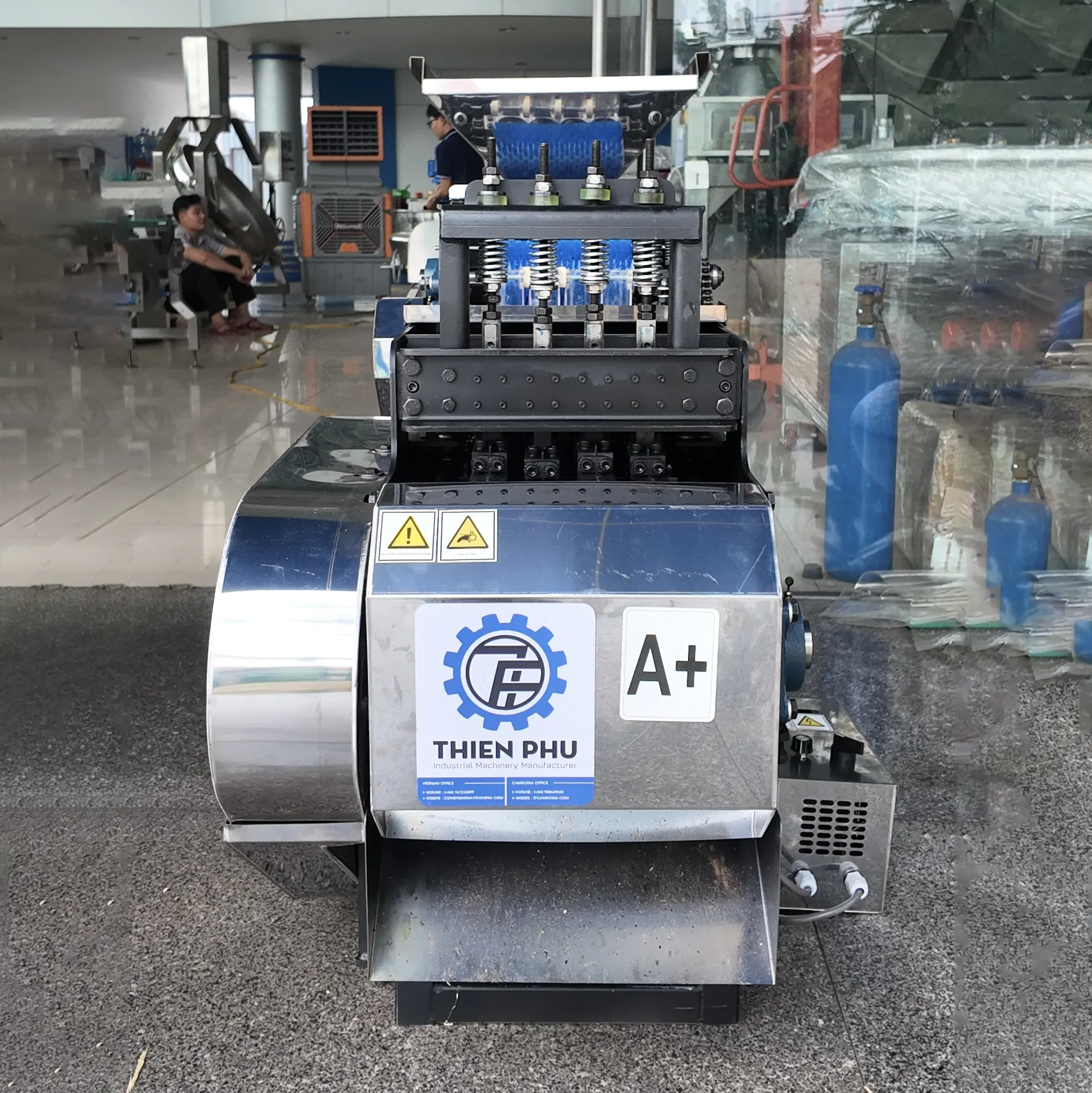 Máy Chẻ Hạt Điều Công Nghiệp