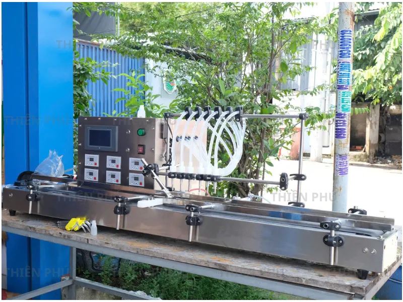 bàn giao máy chiết rót tự động cho công ty Nam Dương