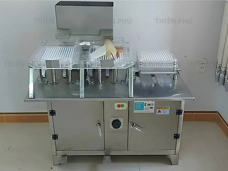 bàn giao máy điền viên nang cho công ty Đức Thành Sài Gòn